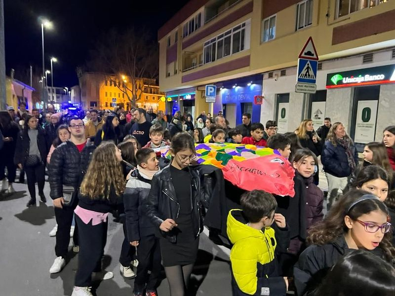 Los más pequeños, protagonistas del Entierro de la Sardina en Carbajosa