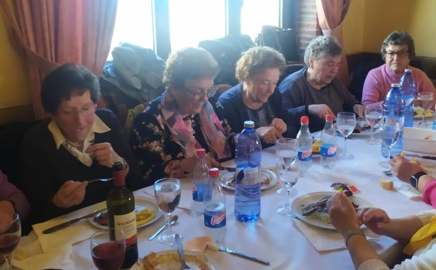 Mujeres de los barrios cercanos al río celebran juntas las Águedas