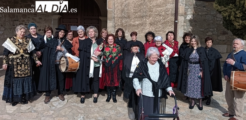 Las mujeres toman el pueblo de Boada por santa Águeda