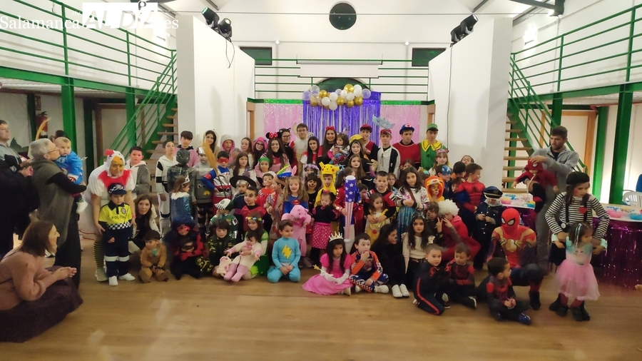 Decenas de niños viven intensamente el Carnaval en Vitigudino