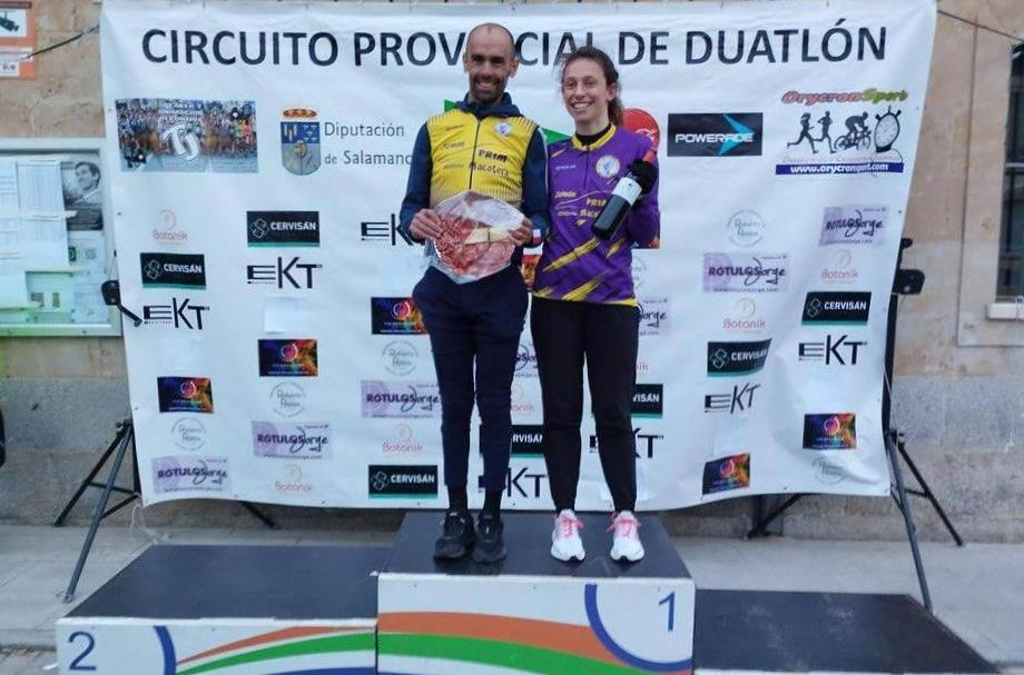 Pilar Pérez y Jesús Macarro se llevan la categoría de relevos mixtos del Duatlón de Cantalpino
