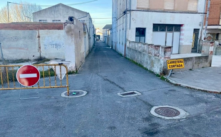 Las obras del nuevo colector de aguas generan cortes de calles y cambios de sentido del tráfico