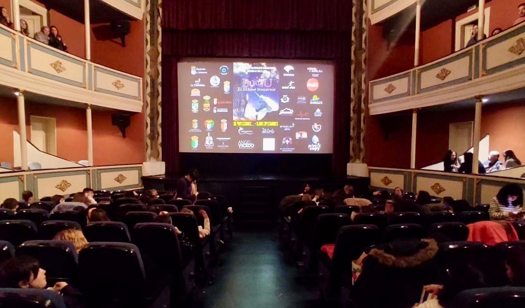 Burujú, el último unicornio’ emociona en su estreno en el Teatro Calderón y junto a los niños del Aula hospitalaria