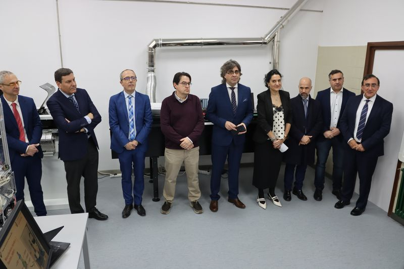 Béjar estrena laboratorios de la Escuela de Ingeniería Industrial de la USAL