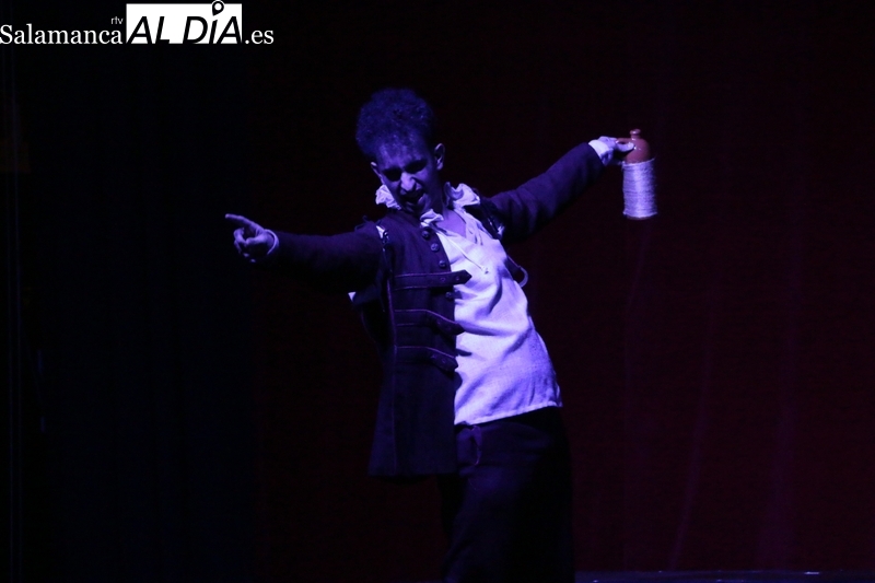 Casi lleno para ver en Vitigudino El rufián dichoso de Kumen Teatro