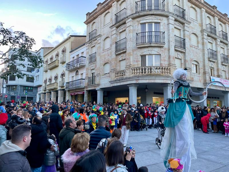 Más carnaval con espectáculo circense en Guijuelo
