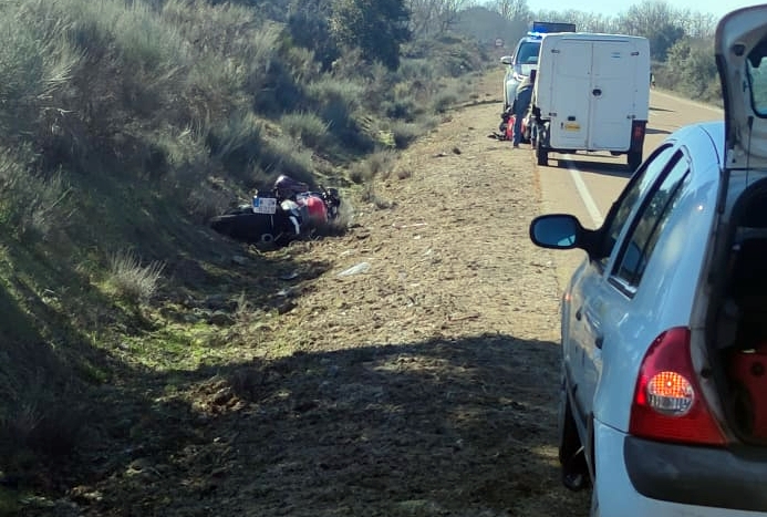 Dos motoristas resultan heridos tras chocar con un microcar furgoneta en Sardón de los Frailes