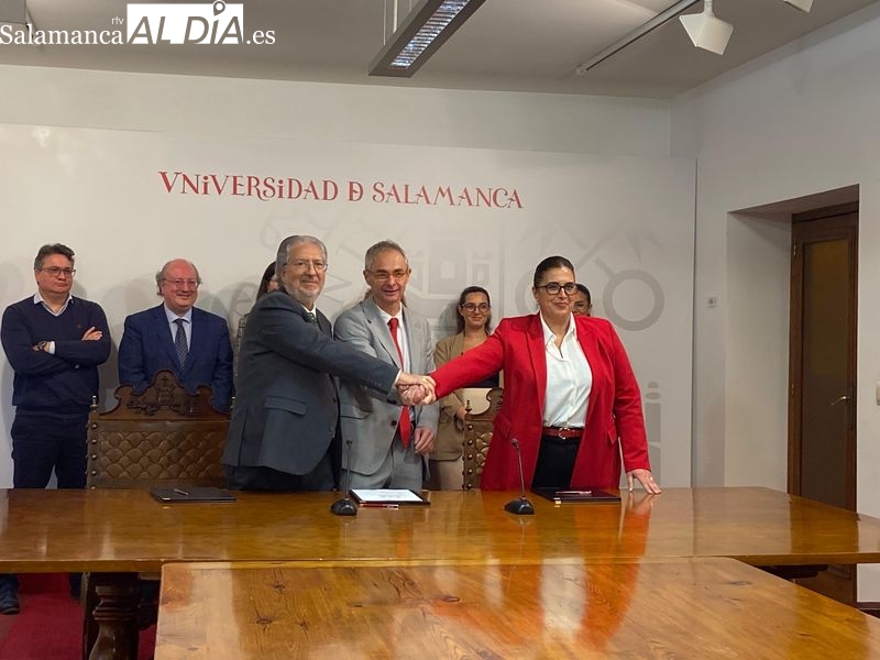 Un nuevo acuerdo para promover la formación, proyectos de investigación y un centro documental sobre la cultura gitana