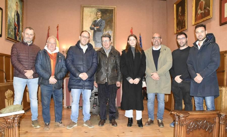 El anterior embajador de Ecuador en España visita el Carnaval