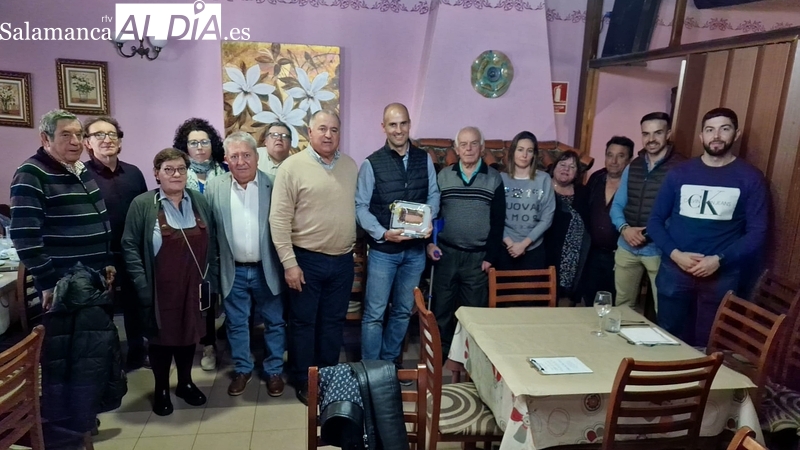 Agradecimiento en Villarino al sargento de la Guardia Civil Carlos Díaz