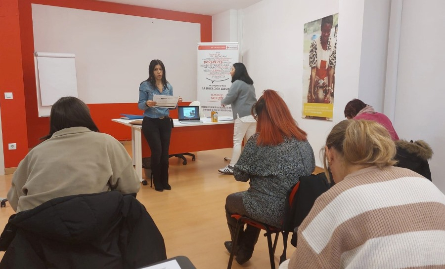 Cruz Roja impartirá desde marzo un curso de Atención sociosanitaria a personas dependientes