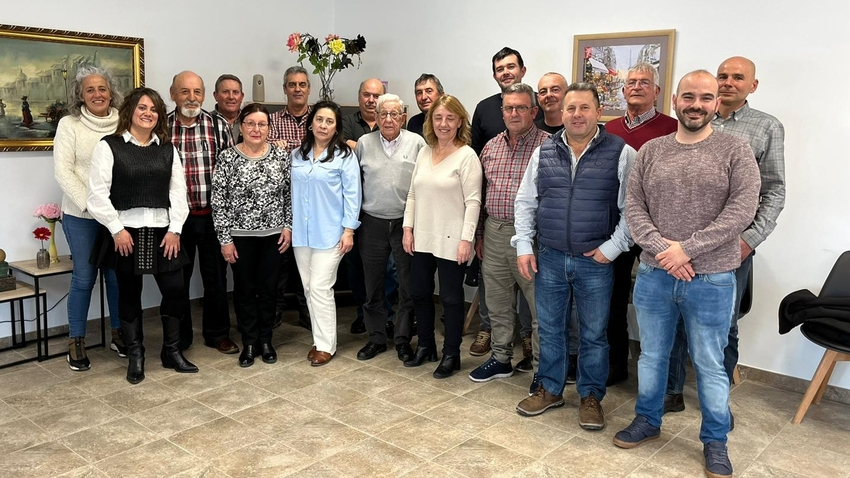 El Ayuntamiento de Villaseco de los Reyes homenajea a la que ha sido su secretaria durante 34 años