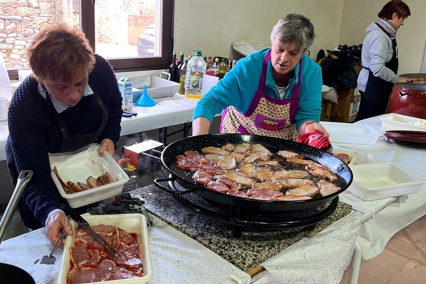 En Gejo de los Reyes continúan disfrutando de la matanza en la mesa