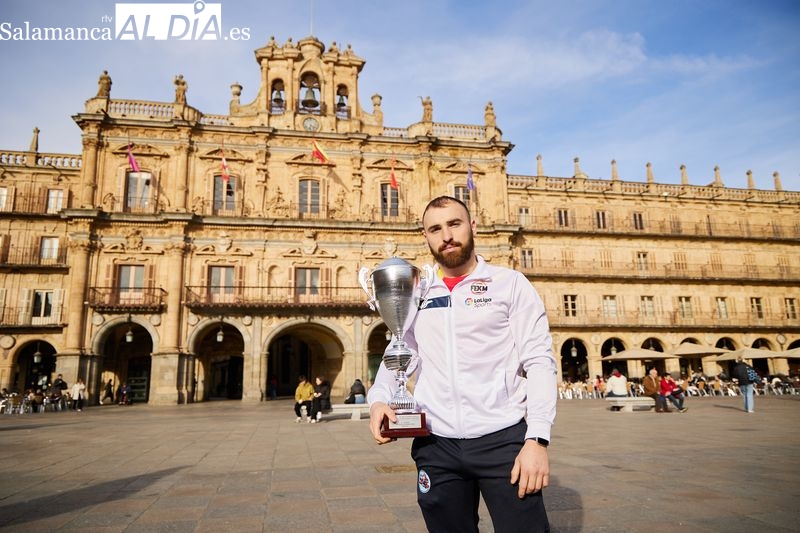 Jaime Lizana, campeón del mundo de Kickboxing: Han sido 10 años para crear al deportista y quedan otros 10 para forjar a la leyenda
