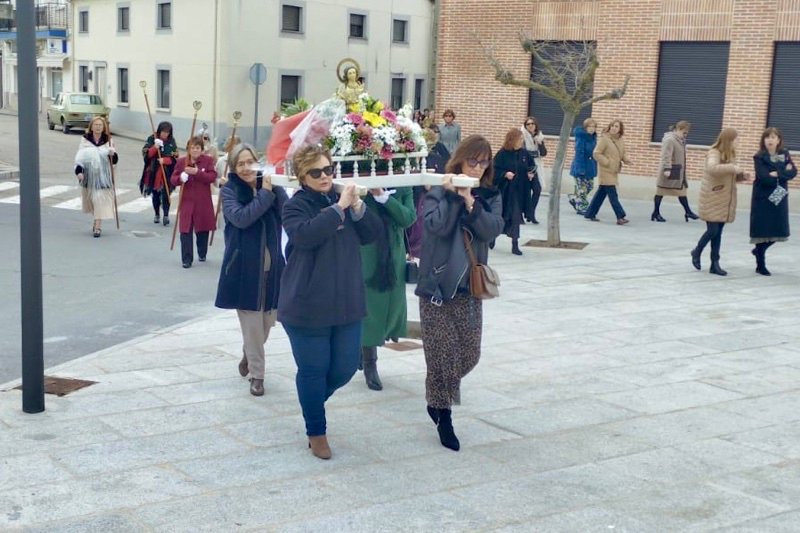 Las águedas llevan la fiesta a las calles de Villoria