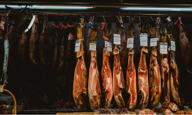 ¿Cómo elegir el jamonero perfecto?