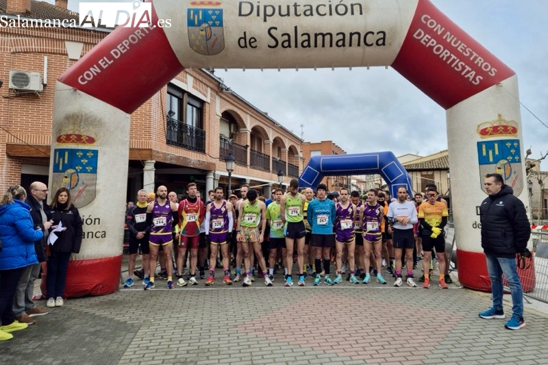 La X Legua Villa de Macotera bate récord y corona como ganadores a Fco Javier de León y Alexandra Martín