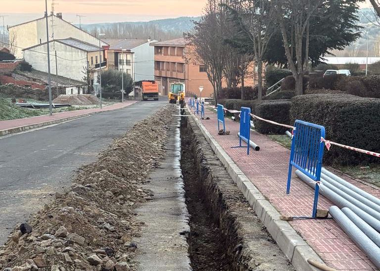 Finalizan las obras de sustitución de abastecimiento en la calle Cuatropea