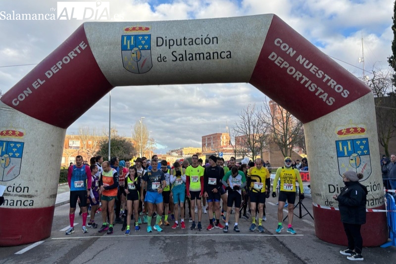 La 8ª Milla solidaria Ciudad de Peñaranda recauda 350 kilos de alimentos destinados al banco local 