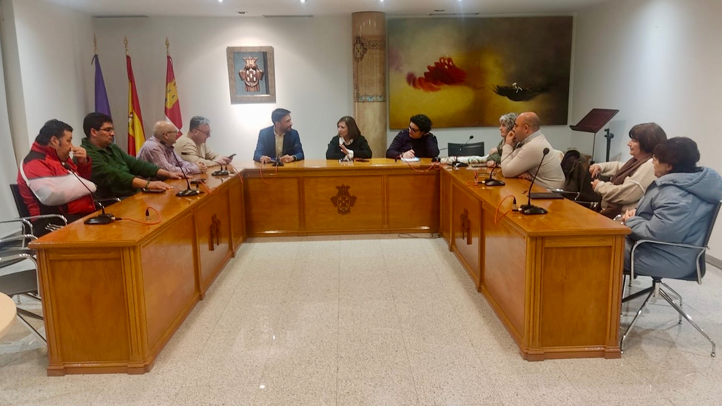 Ayuntamiento y Hermandad de Cofradías apuestan por mejorar la Semana Santa y retomar su posible declaración de fiesta de interés turístico   