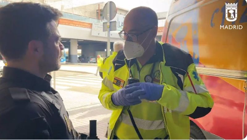 Nace una niña en la estación de Chamartín gracias a la ayuda de policías nacionales y Samur