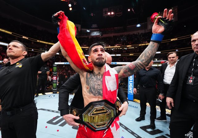 Topuria noquea a Volkanovski y se convierte en el primer campeón español de la UFC