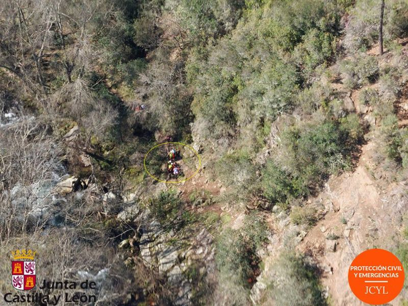 Rescatada una mujer de 65 años tras una caída en Arenas de San Pedro