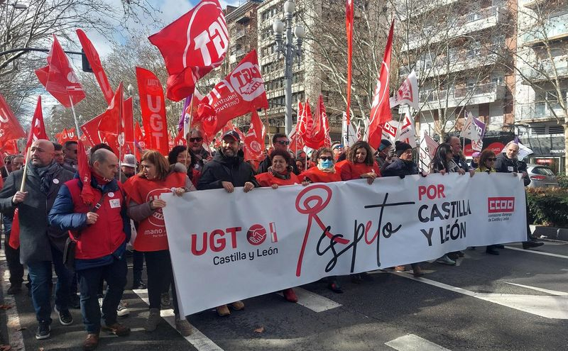 Miles de personas claman en Valladolid contra la censura, los recortes y los ataques a los derechos de la Junta