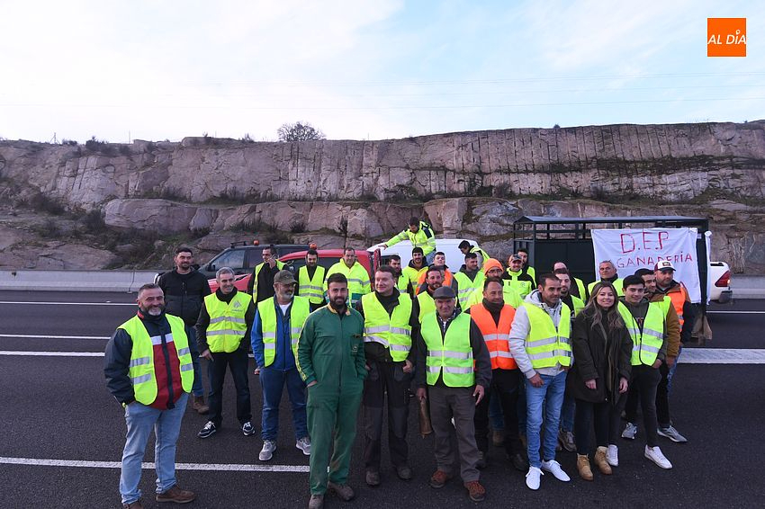 Ganaderos y agricultores convocan una tractorada para este viernes en Lumbrales