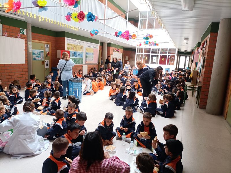 Más que un bocata en el Colegio Antonio Machado