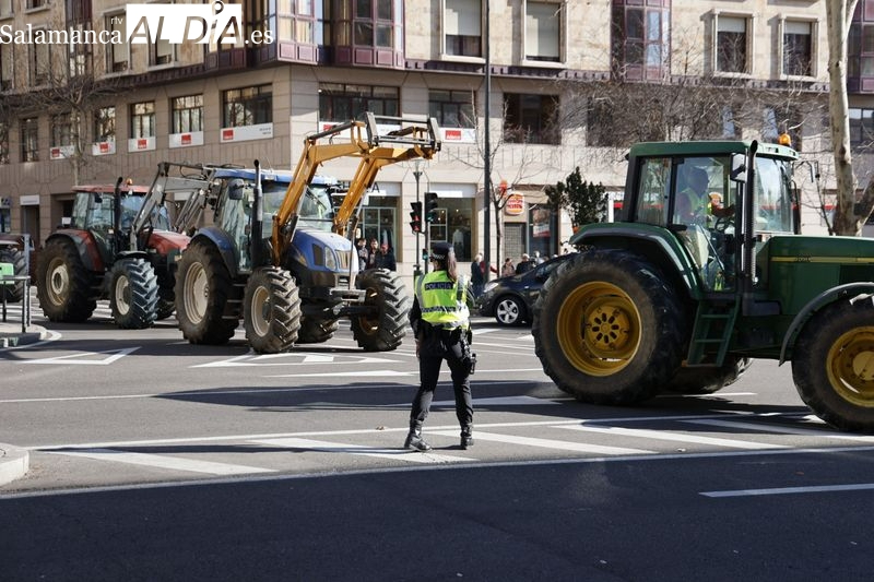 Aumenta la brecha salarial y la mujer gana 5.000 euros anuales menos que el hombre