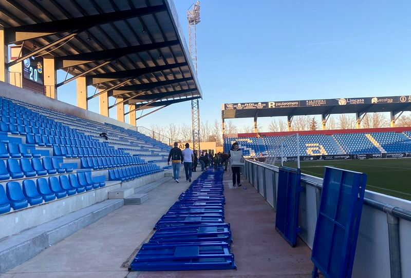 Adiós a las vallas antiavalancha en el campo municipal Reina Sofía
