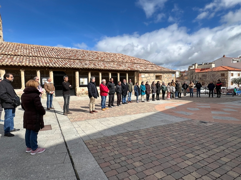 Carbajosa se une al minuto de silencio en memoria de las víctimas del terrorismo