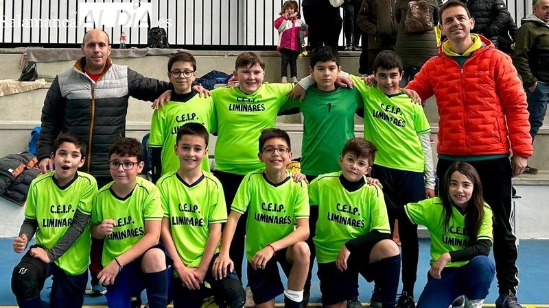 El CEIP Liminares se proclama campeón de liga del futbol sala en categoría benjamín