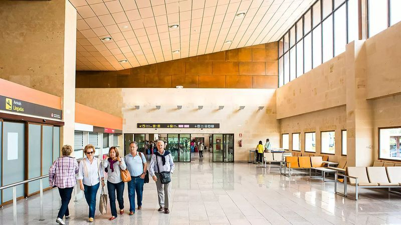 El aeropuerto de Salamanca ganó viajeros en el mes de febrero 