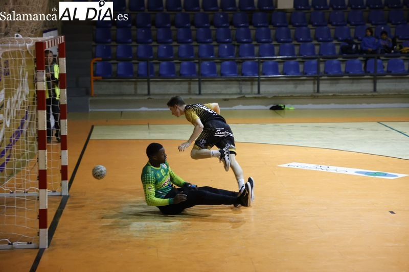 El BM Salamanca cae a manos de un intratable y líder BM Soria (43-32)