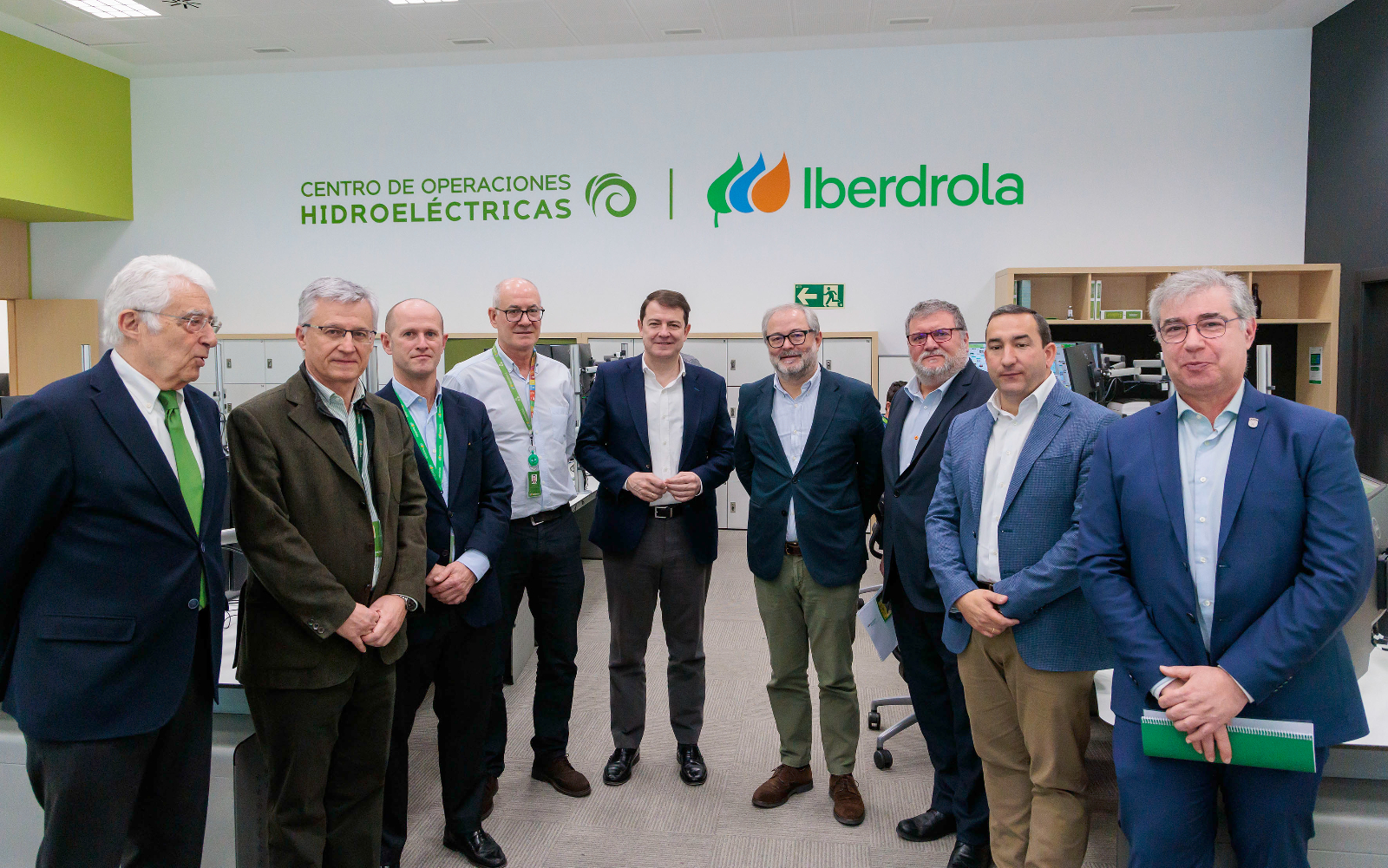 El presidente de la Junta de Castilla y León visita el Centro de Operación Hidroeléctrico de Iberdrola en Salamanca