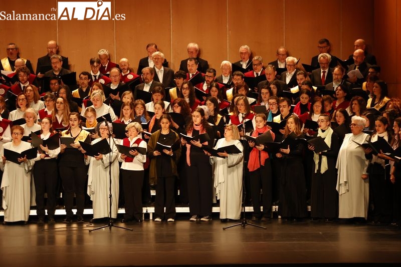 Éxito del concierto solidario de coros salmantinos a beneficio de Cáritas