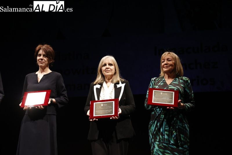 Emotivo reconocimiento de Salamanca a tres mujeres que han dejado huella