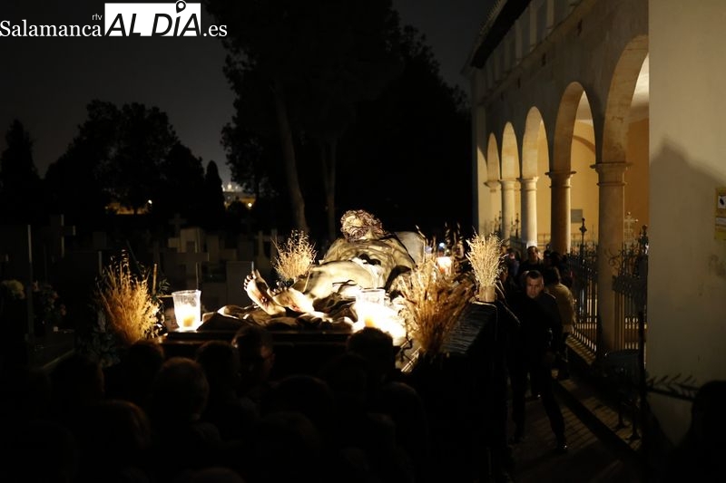 El Cristo de la Liberación llega a Fonseca a la luz de las velas