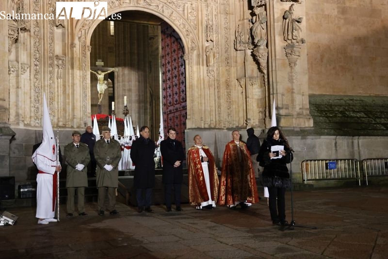 Mañueco y Carbayo, en la solemne Oración del Silencio a las puertas de la Catedral de Salamanca