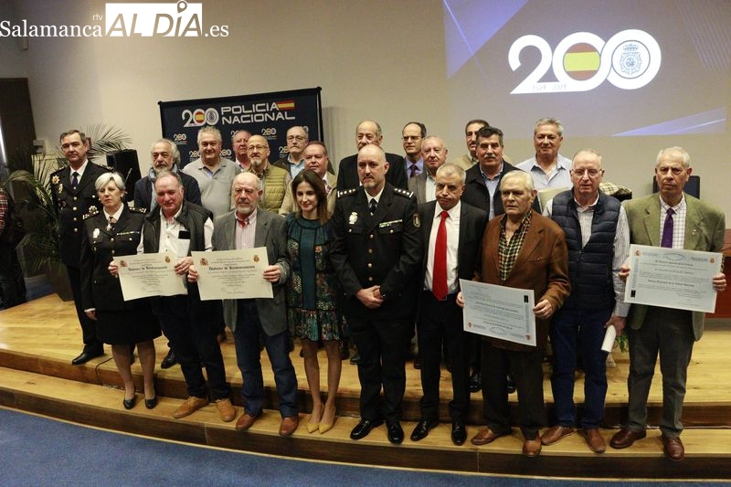 Emotivo reconocimiento para los policías jubilados y honorarios de Salamanca