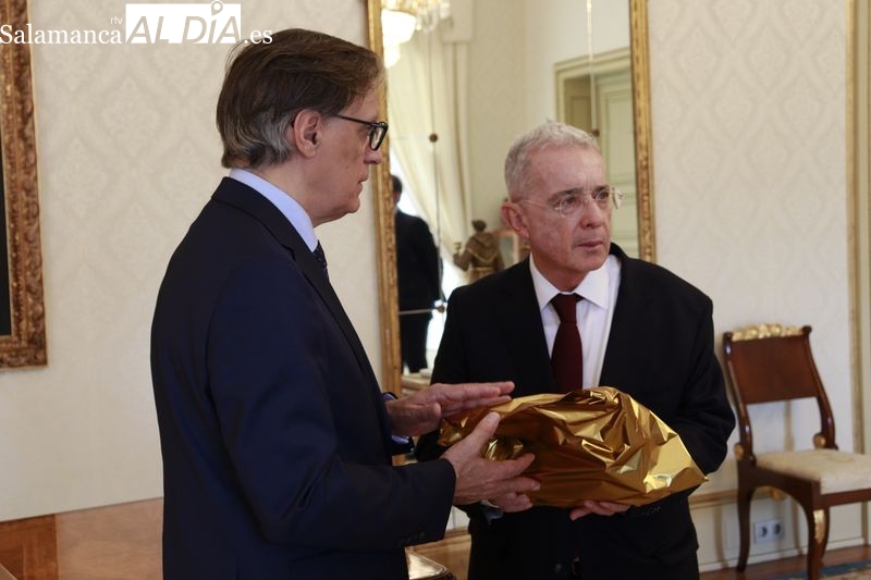 El expresidente de Colombia, Álvaro Uribe, defie la USAL como lugar épico de la historia y del futuro,