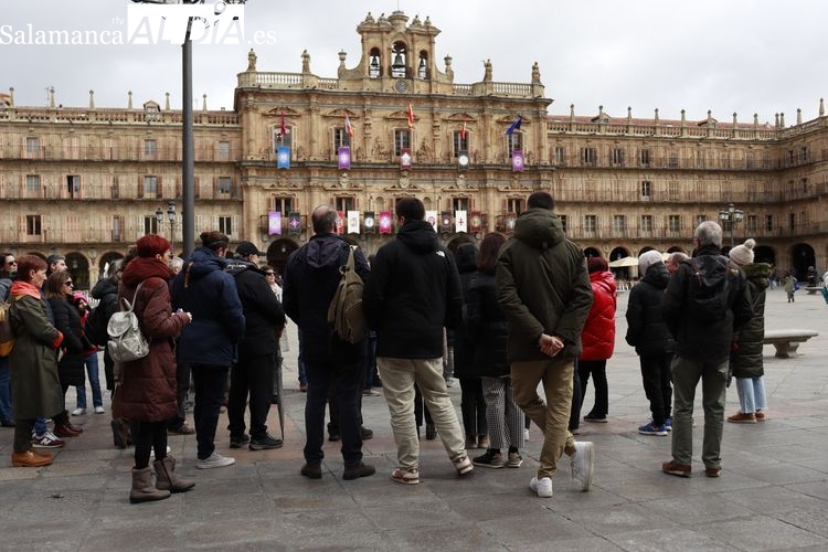 Los turistas disfrutan de Salamanca en estos días de Semana Santa 