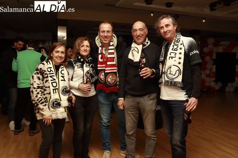 Las aficiones de Unionistas y la SD Logroñés se hermanan en el Campo de Tiro con la fiesta del fútbol popular