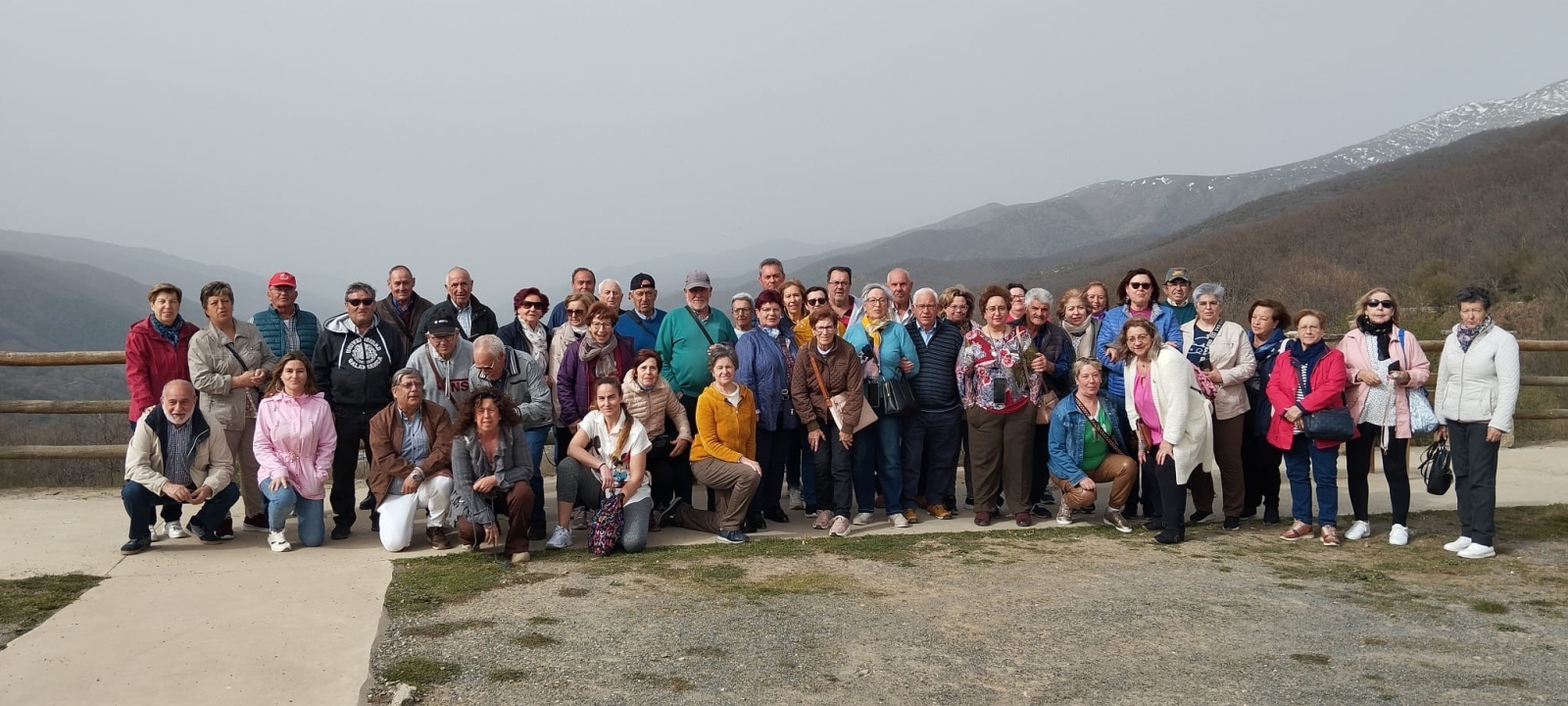 Más de 60 personas disfrutan de excursión al Jerte organizada por la asociación de mayores San Miguel