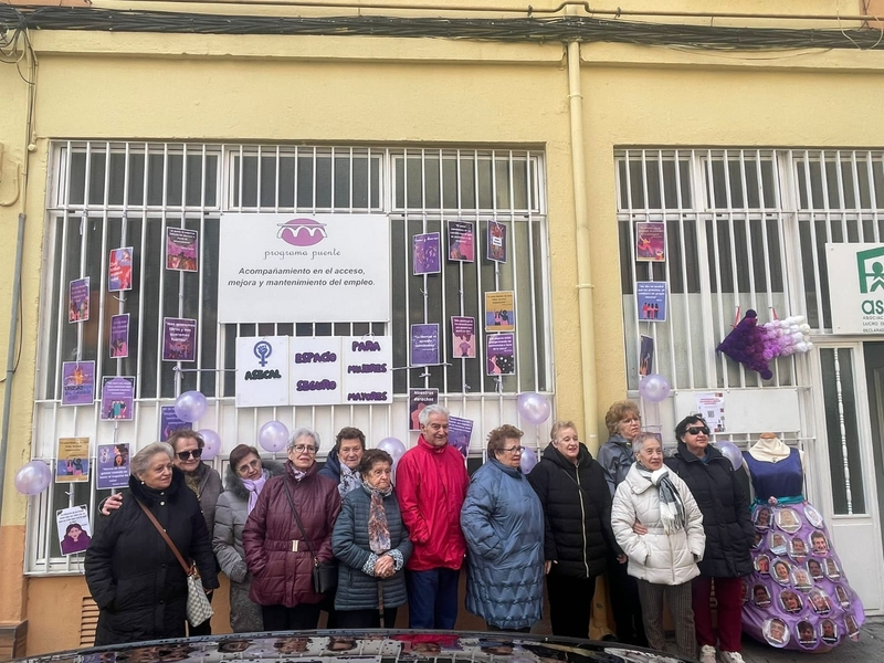 Las mujeres mayores de Asecal conmemoran el 8M