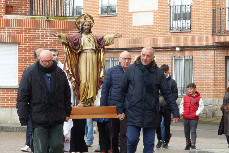 Ni la lluvia ni la borrasca pueden con el fervor de Villoria en su Semana Santa