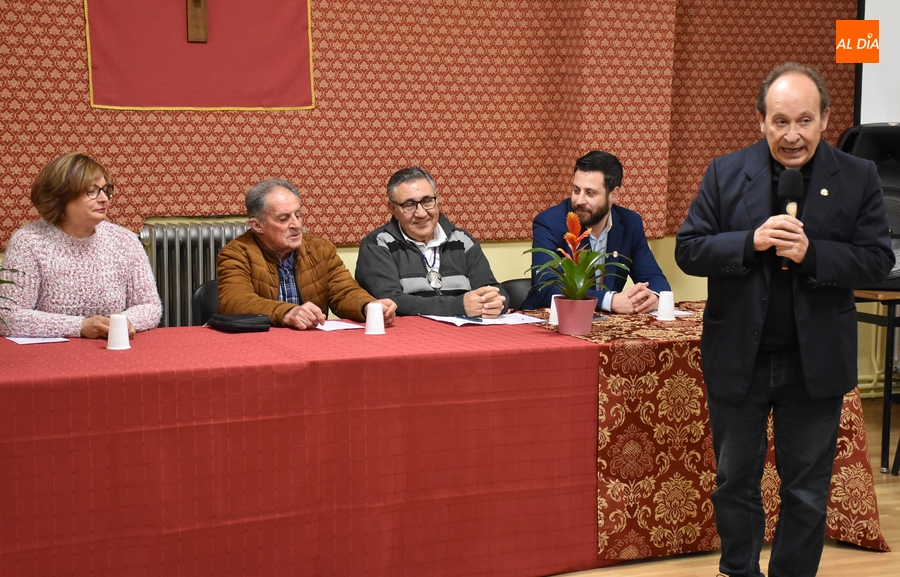 Representantes de varias cofradías explican en San Andrés su papel y forma de funcionar