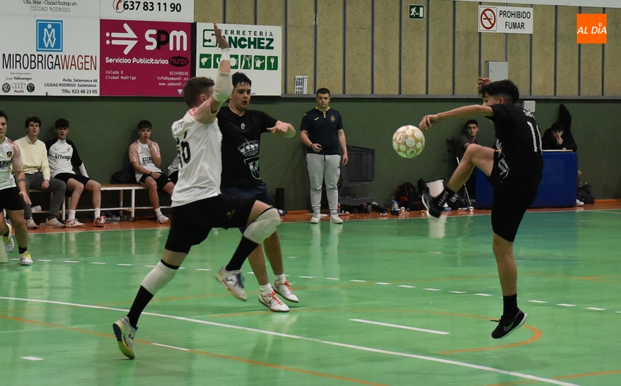 Kinkis FC y Gruya FC jugarán la final de la Farinato League